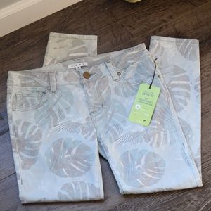 NWT Cabi #227 Paradise Cropped Super Skinny Jean